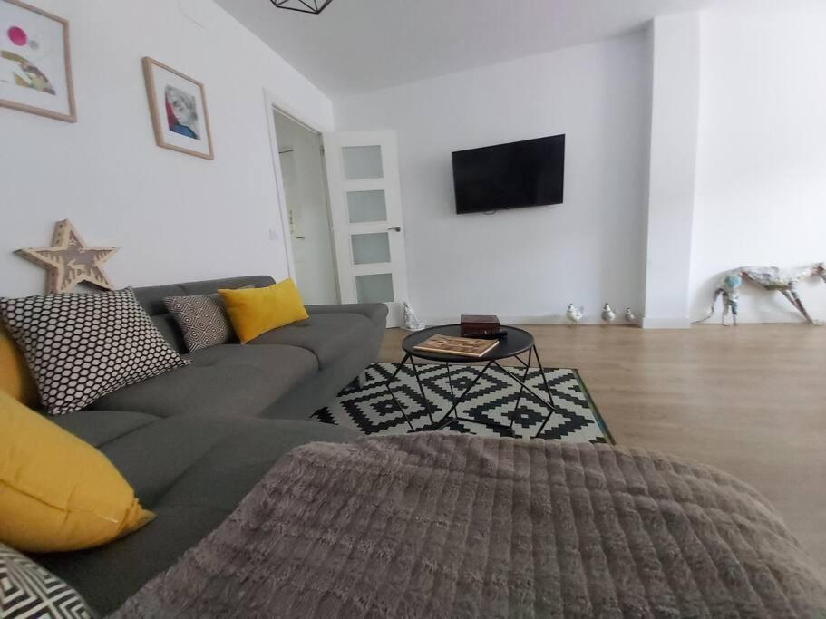 Luminoso Apartamento En El Centro, Con Mucho Arte セビリア エクステリア 写真