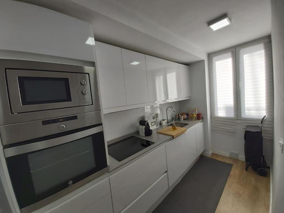 Luminoso Apartamento En El Centro, Con Mucho Arte セビリア エクステリア 写真