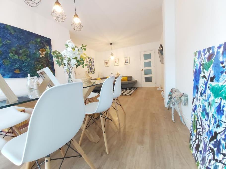Luminoso Apartamento En El Centro, Con Mucho Arte セビリア エクステリア 写真