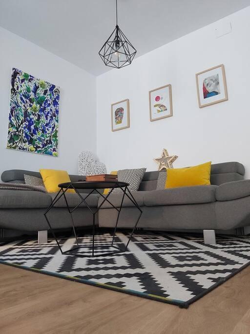 Luminoso Apartamento En El Centro, Con Mucho Arte セビリア エクステリア 写真