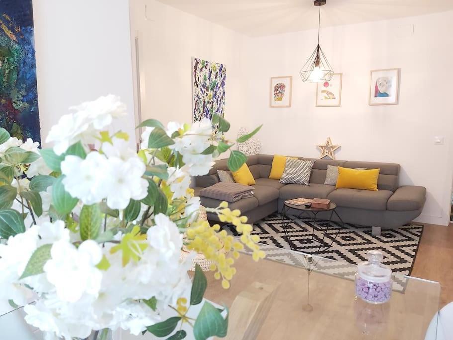 Luminoso Apartamento En El Centro, Con Mucho Arte セビリア エクステリア 写真